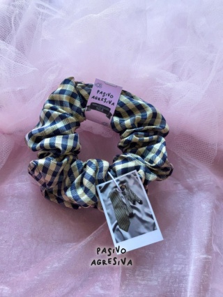CLUELESS Scrunchie 100% jedwab z upcyclingu